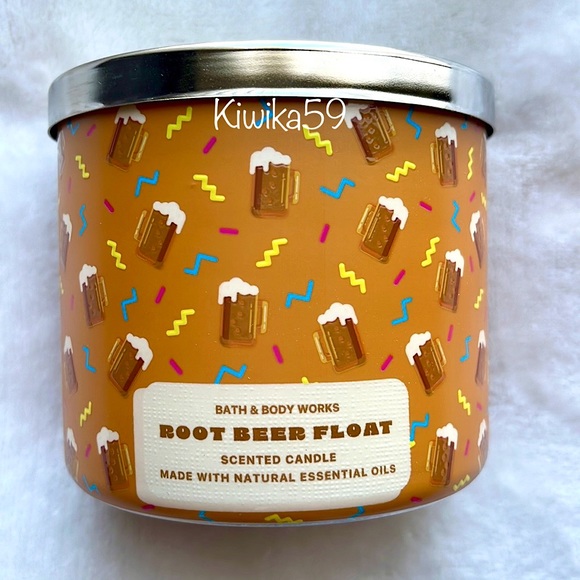 Bath & Body Works Root Beer Float Candle - Picture 1 of 3